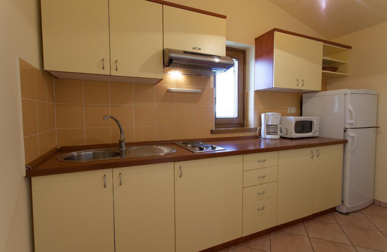 Apartman Vjekoslav Krk Town Eksteriør billede